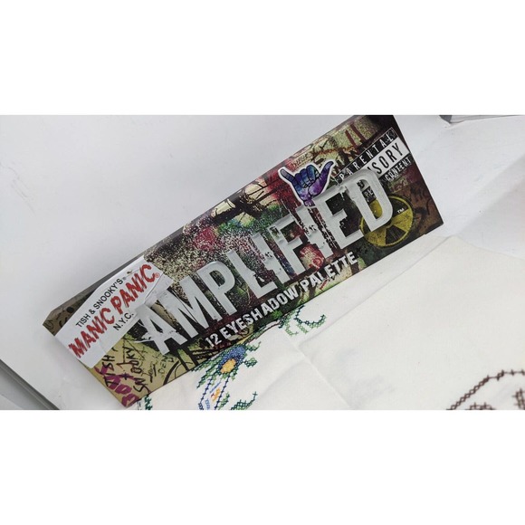 MANIC PANIC AMPLIFIED EYESHADOW PALETTE OFFICIAL RARE LICENSE PUNK EMO - Picture 1 of 6